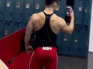 517  Beefy hunk Wiccan gymbulge gym.bulge OnlyFans porn