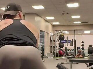 587  Beefy hunk Wiccan gymbulge gym.bulge OnlyFans porn