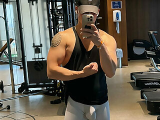 335  Beefy hunk Wiccan gymbulge gym.bulge OnlyFans porn