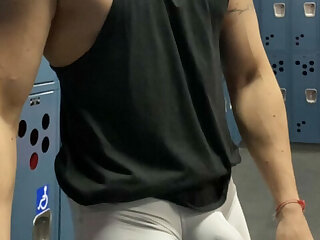 28  Beefy hunk Wiccan gymbulge gym.bulge OnlyFans porn