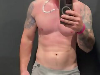 140 Sexy hunk Bam Mikell bammikell OnlyFans porn