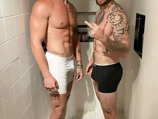 32 Famous TikToker  Garret Nolan garett__nolan onlyfans leaked