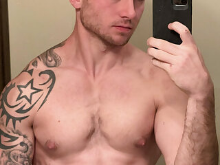 27 Famous TikToker  Garret Nolan garett__nolan onlyfans leaked