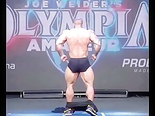 Bodybuilder Posing Routine