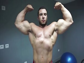 Lorenzo Becker depletes his arms