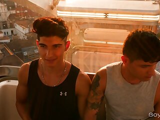 Ferris Wheel Feel Up