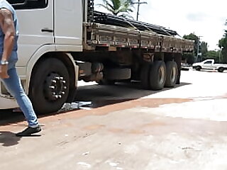 Caminhoneiro safado&excl;