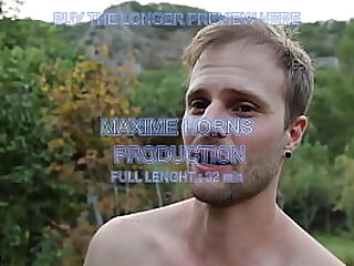 GAY OUTDOOR SHOW GIANT TOYS FISTING & COCK SUCKING IN FRONT OF MEN