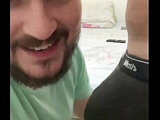 Pirocudo pai de fam&iacute;lia comendo gordinho