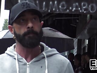 Max spread open by Gianni’s 9.5incher