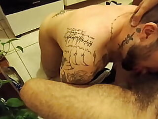 Ele ficou olhando pra minha bunda enquanto eu lavava lou&ccedil;a e n&atilde;o resistiu &lpar;COMPLETO NO RED&rpar;