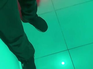 Fudendo com o motoboy gostoso