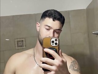 Sexy Israeli findom Master Apex feeling himself